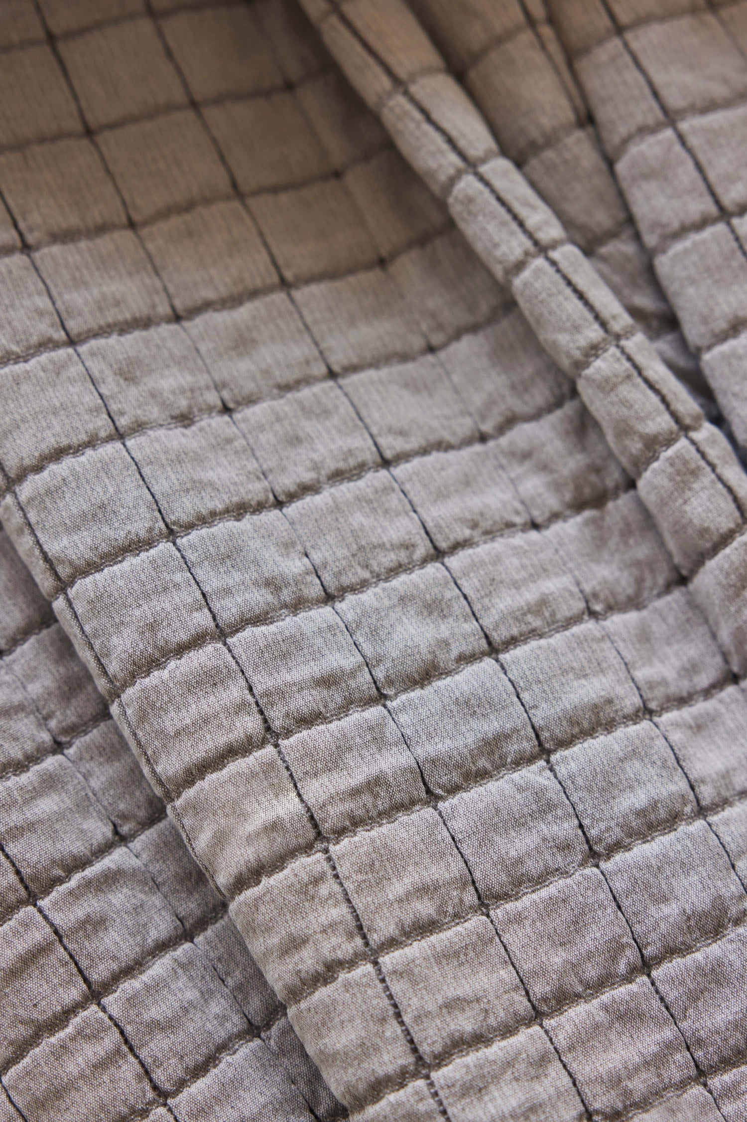 Chambray Natural Matelassé Coverlet Box Stitch