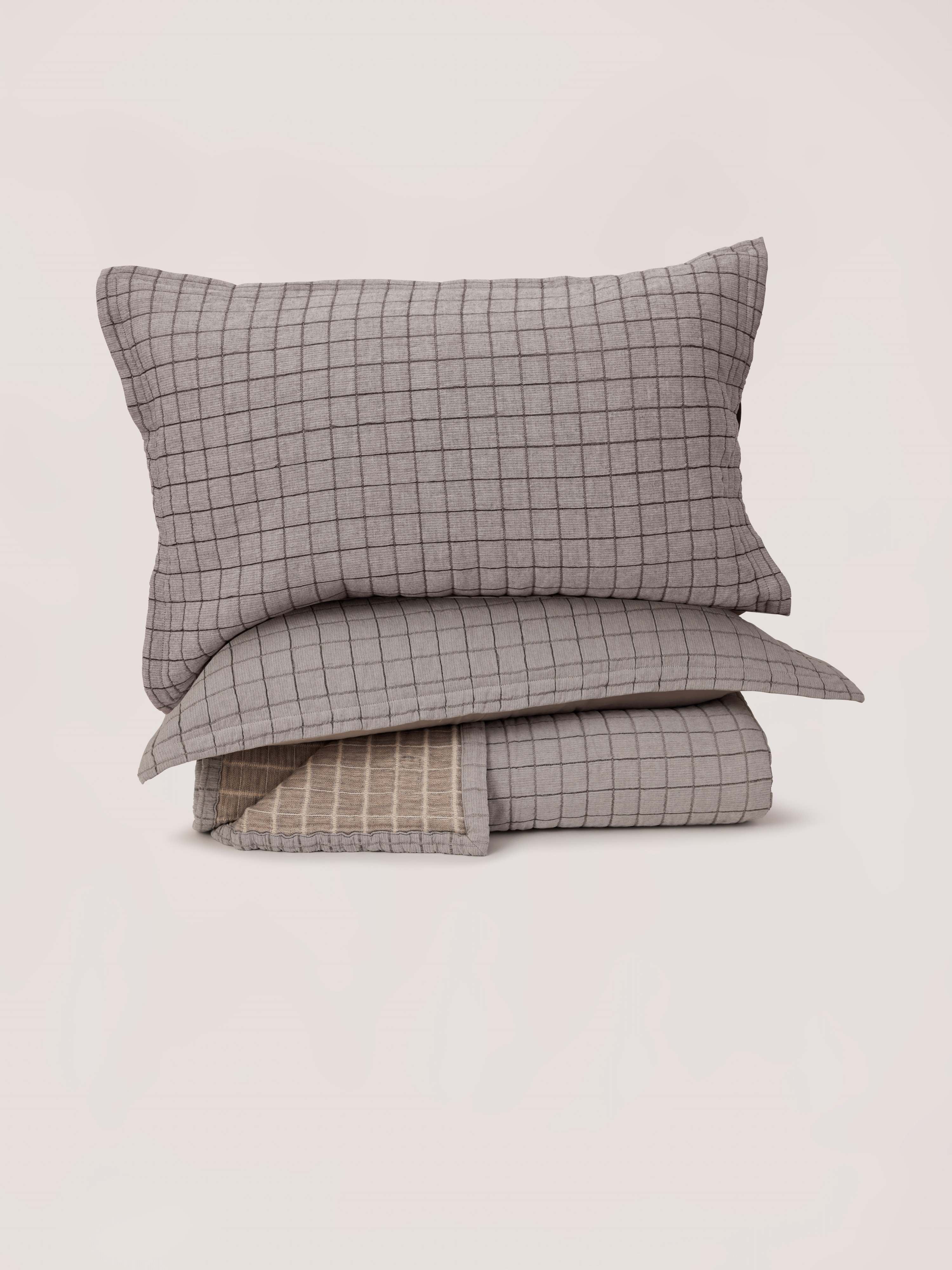 Chambray Natural Matelassé Coverlet Set in 100% Organic Cotton