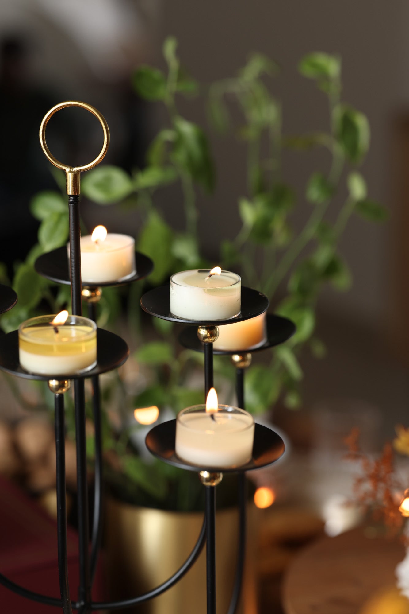 Daisy Black Candle holder.