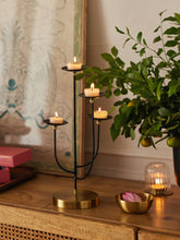 Daisy Candleabra 4 flowers tealight holder.