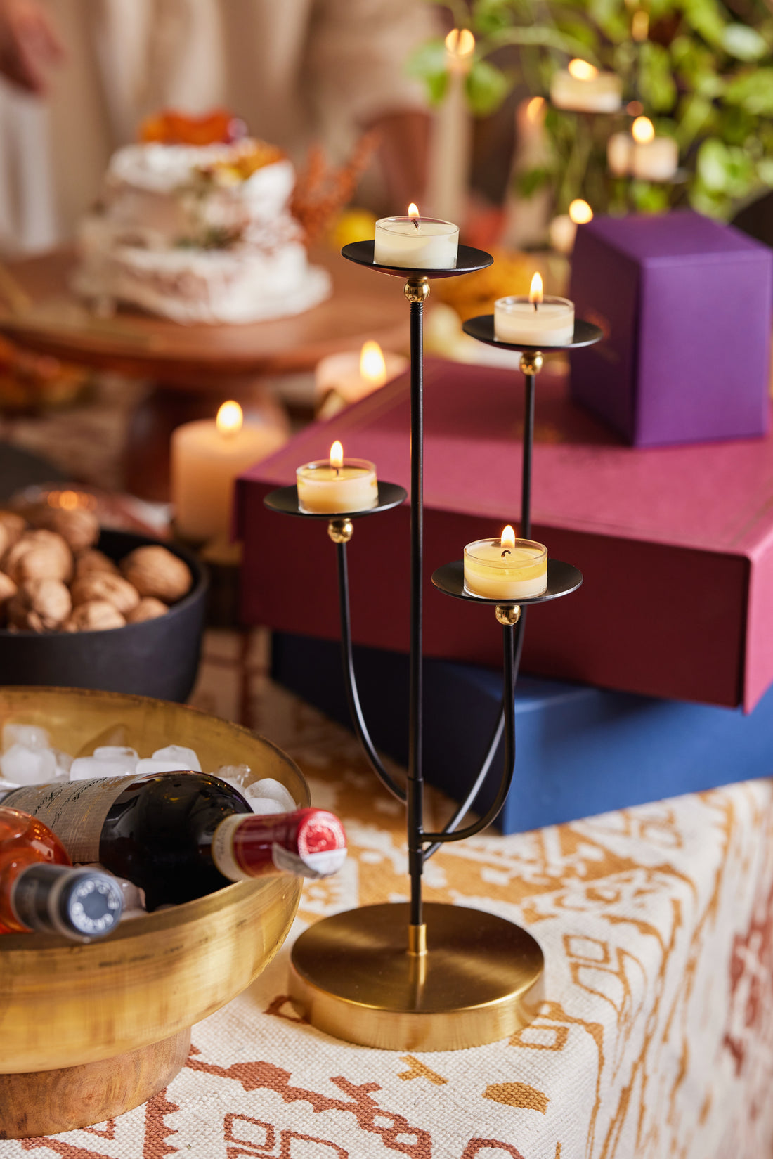 Daisy Candleabra 4 flowers tealight holder for decor.