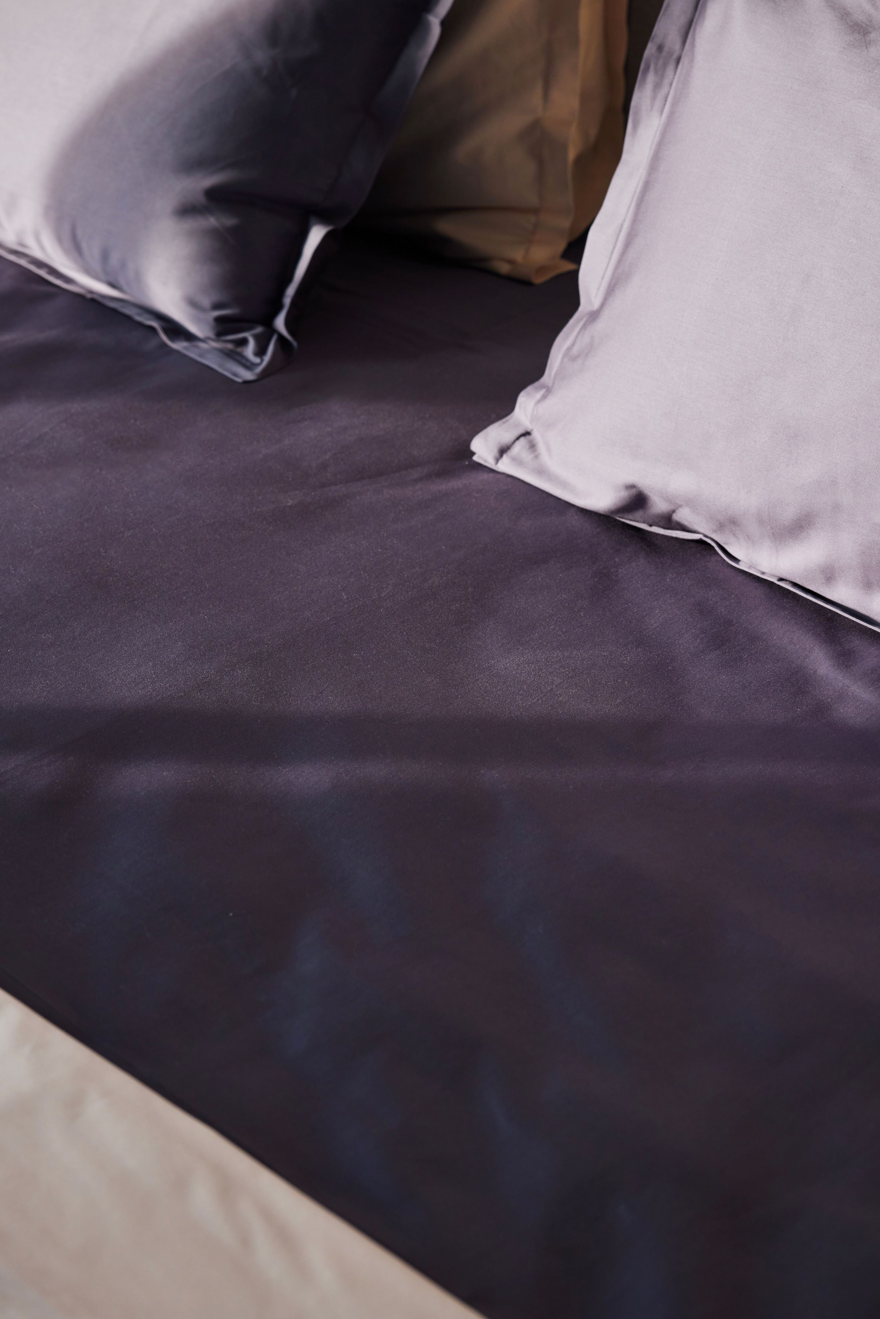 Cotton Bedsheets with Pillow cover in blue.