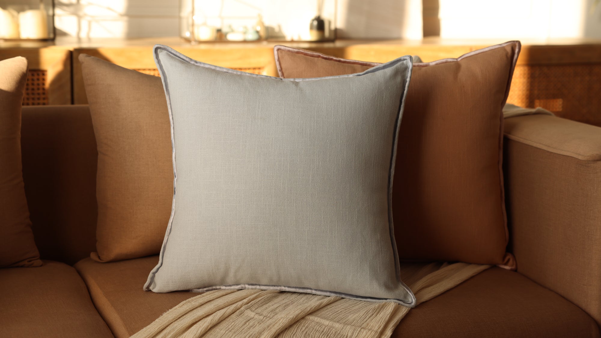 100% cotton cushion cover set.