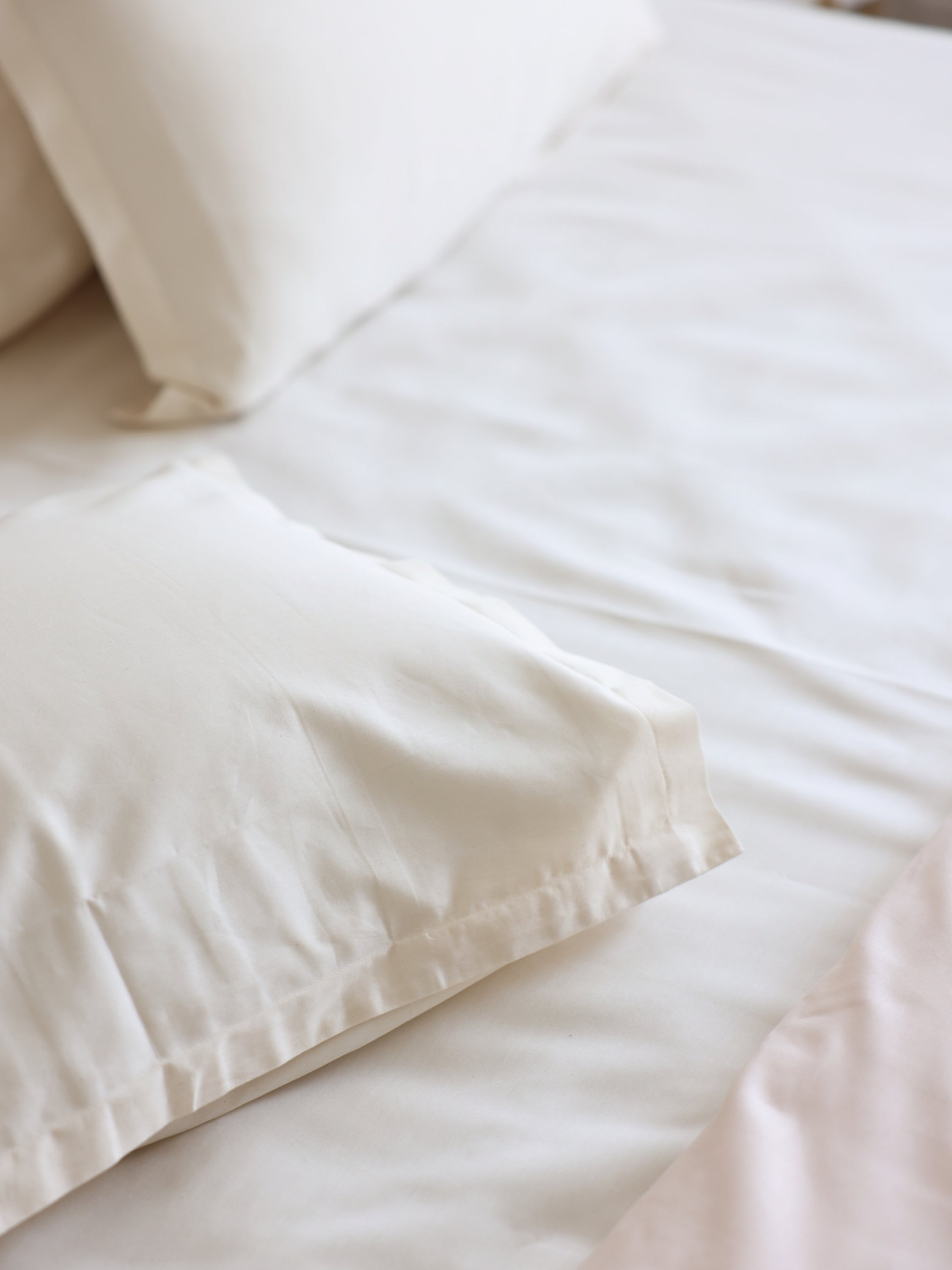 Natural Sateen Pillow Cover Edge