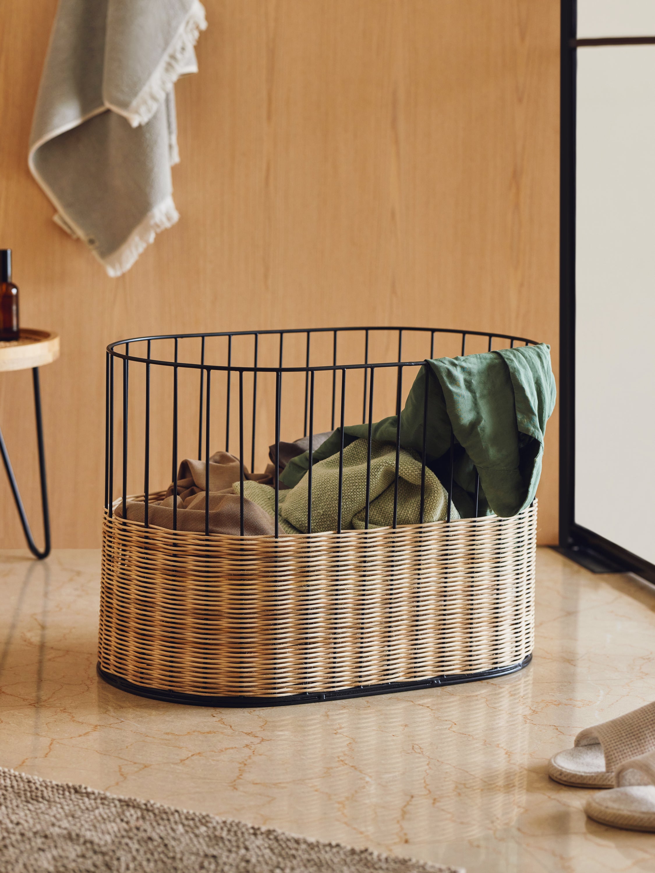 Premium laundry basket