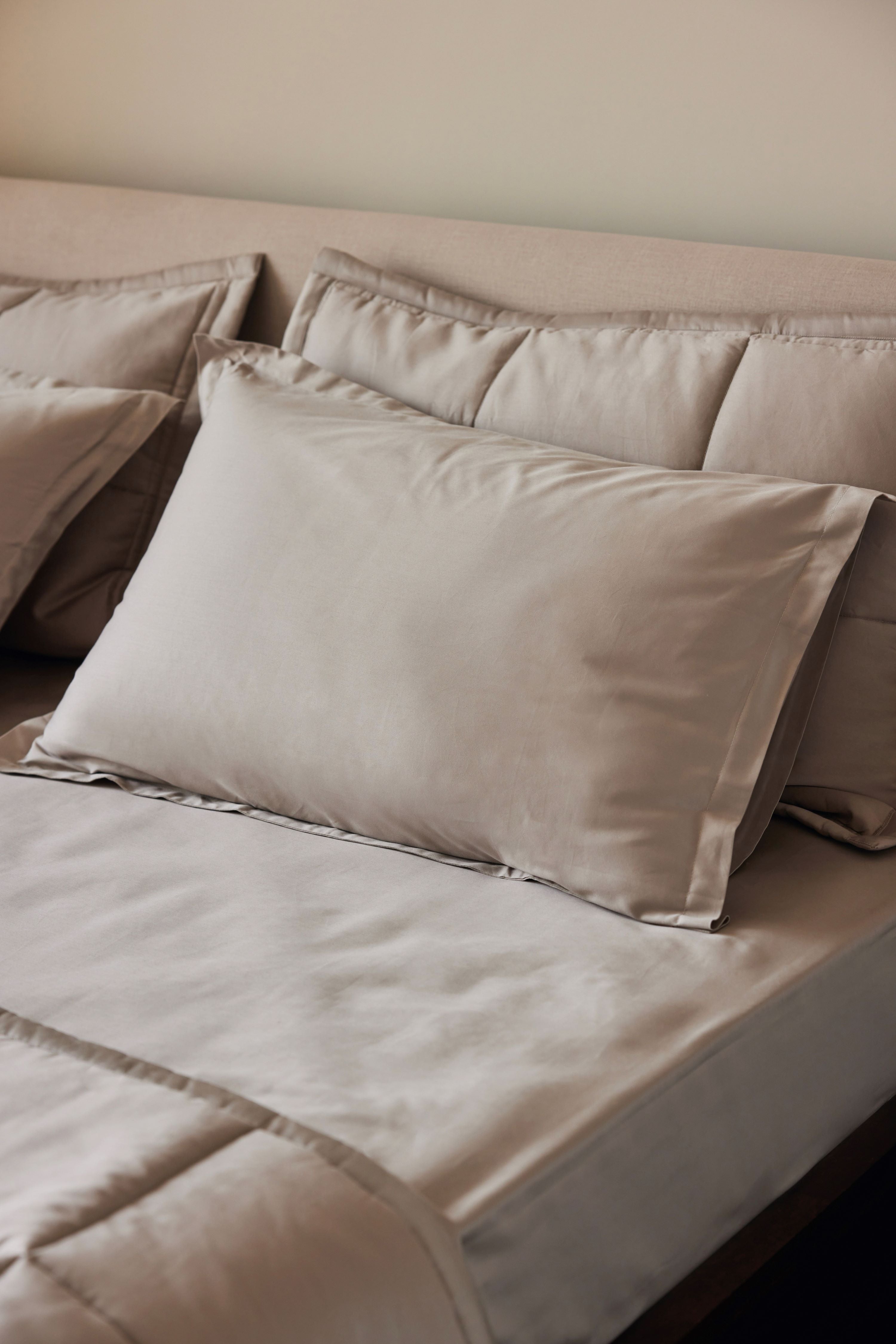 Grey bedsheet for bedroom.