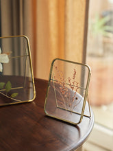 Rounded photo frames for decor.