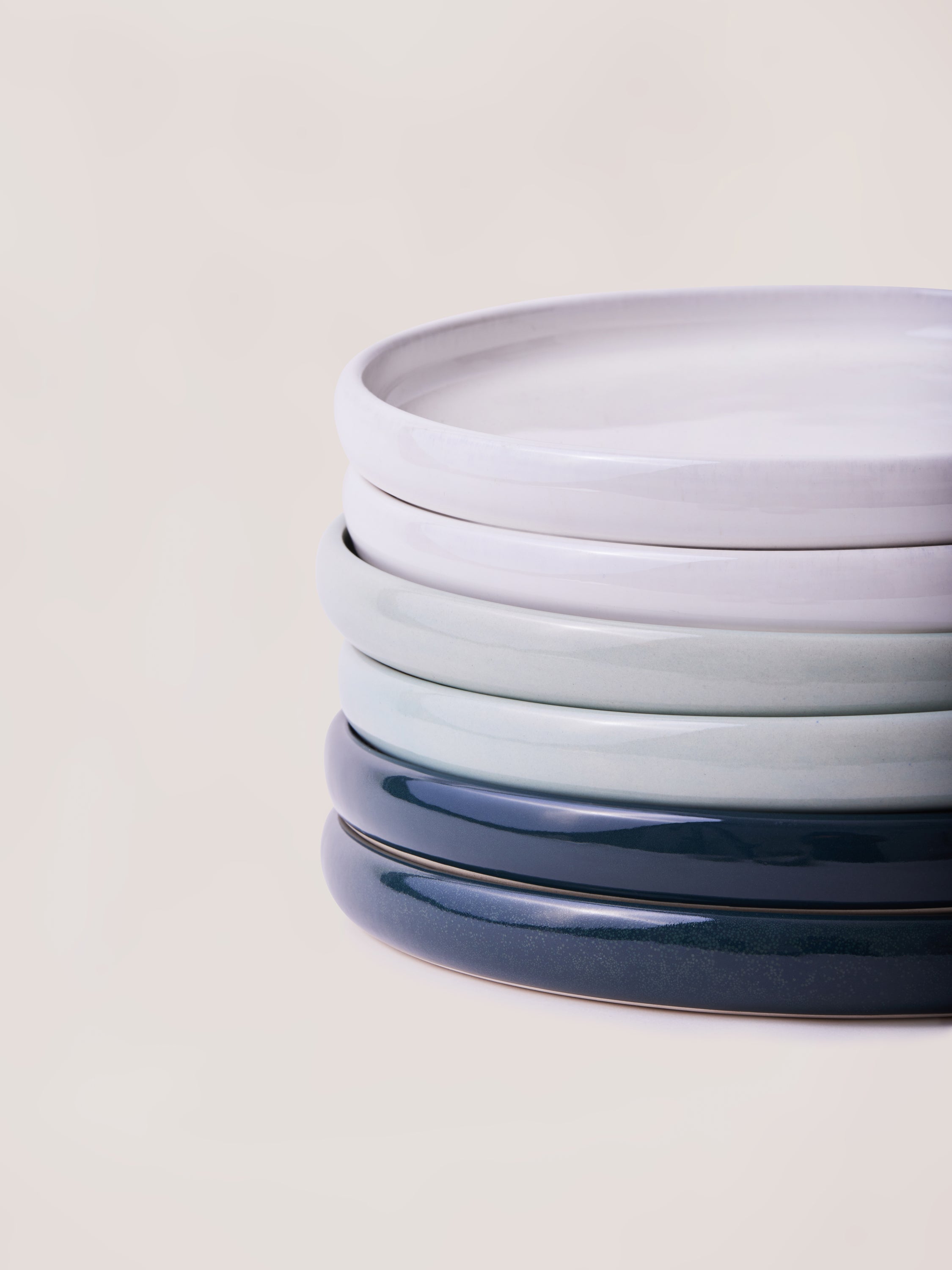 Dinner plate set in all shades of blue.