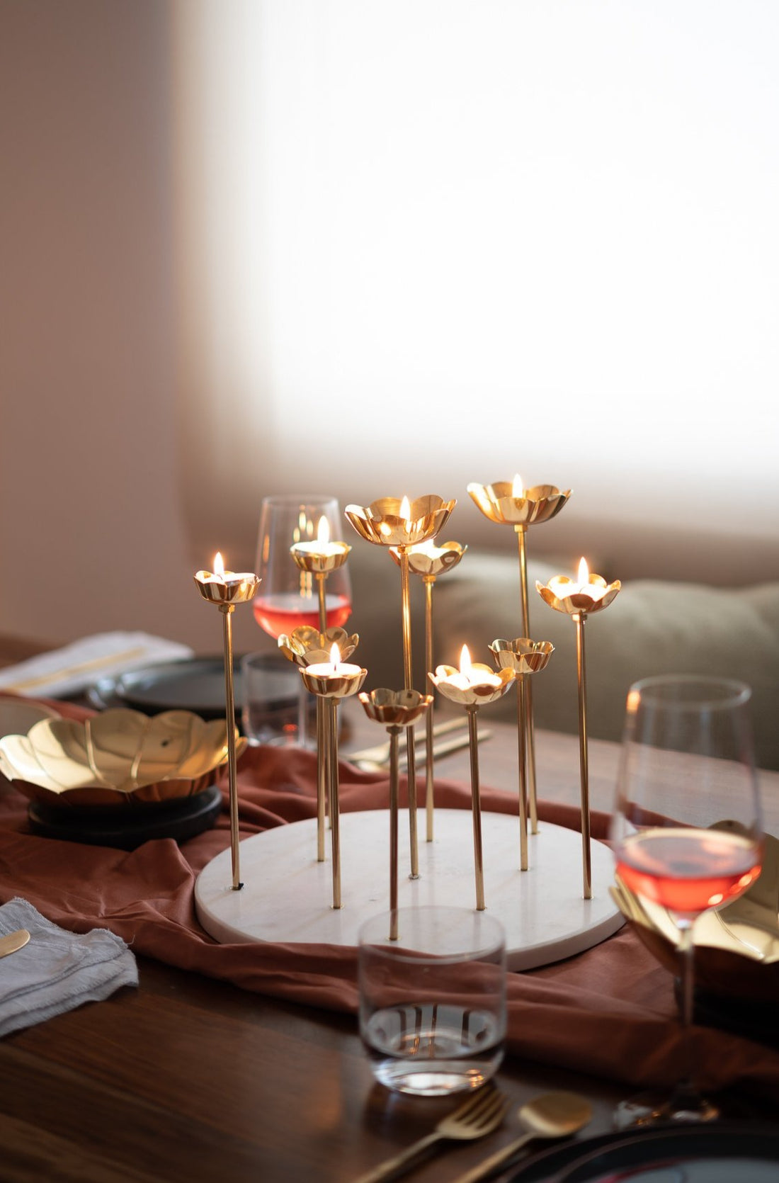 Lotus Centerpiece, 11 flowers - Fleck