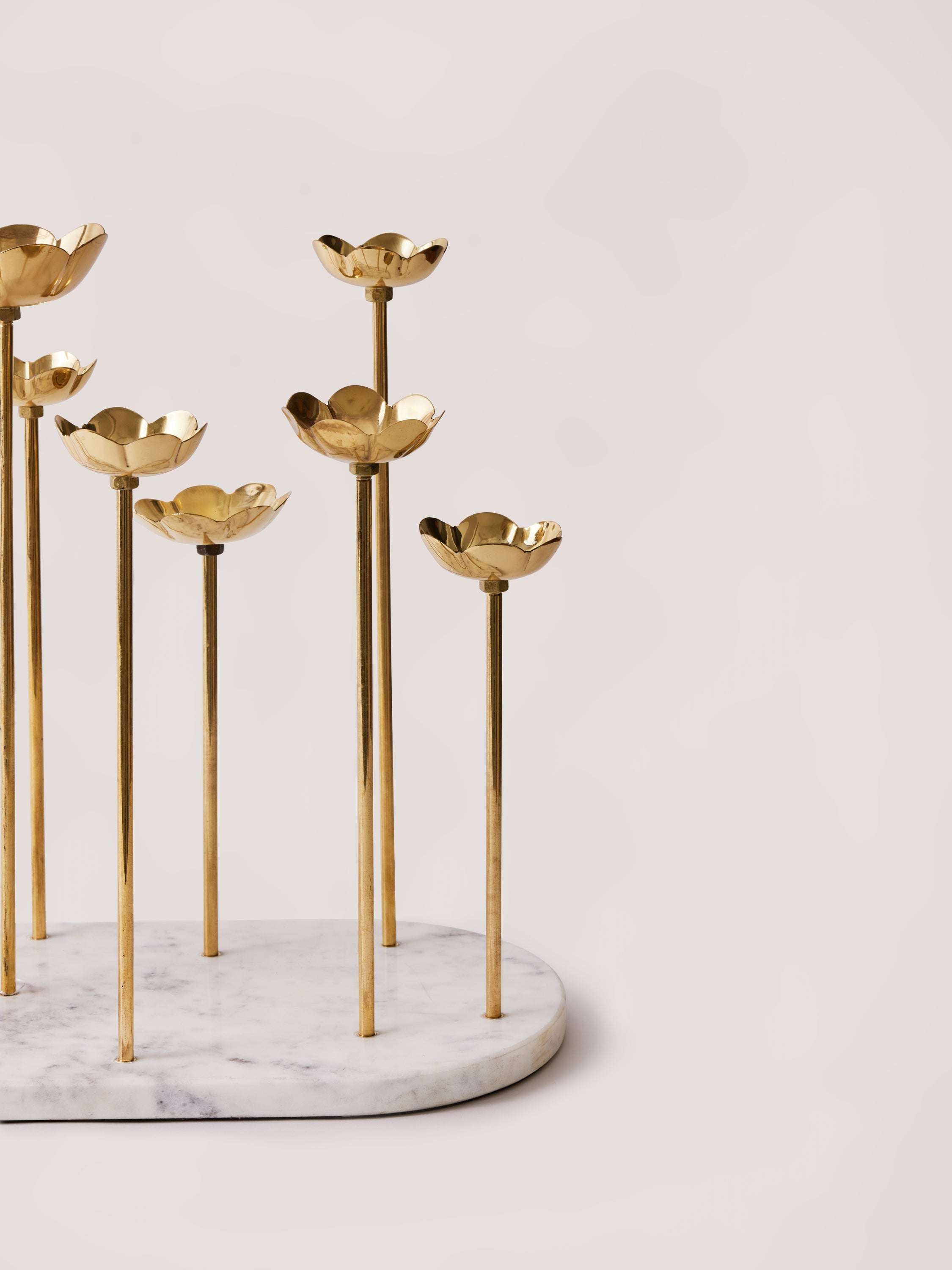 Oblong Lotus Centrepiece, 11 flowers - Fleck