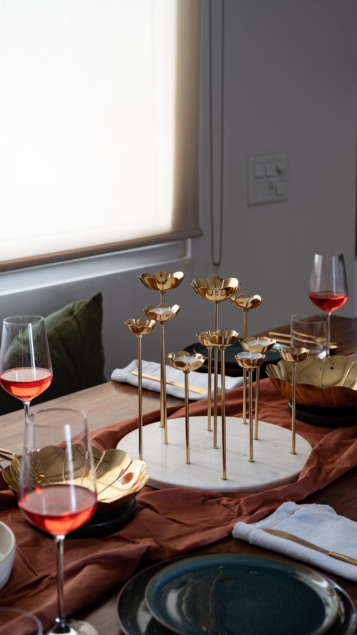 Lotus Centerpiece, 11 flowers - Fleck