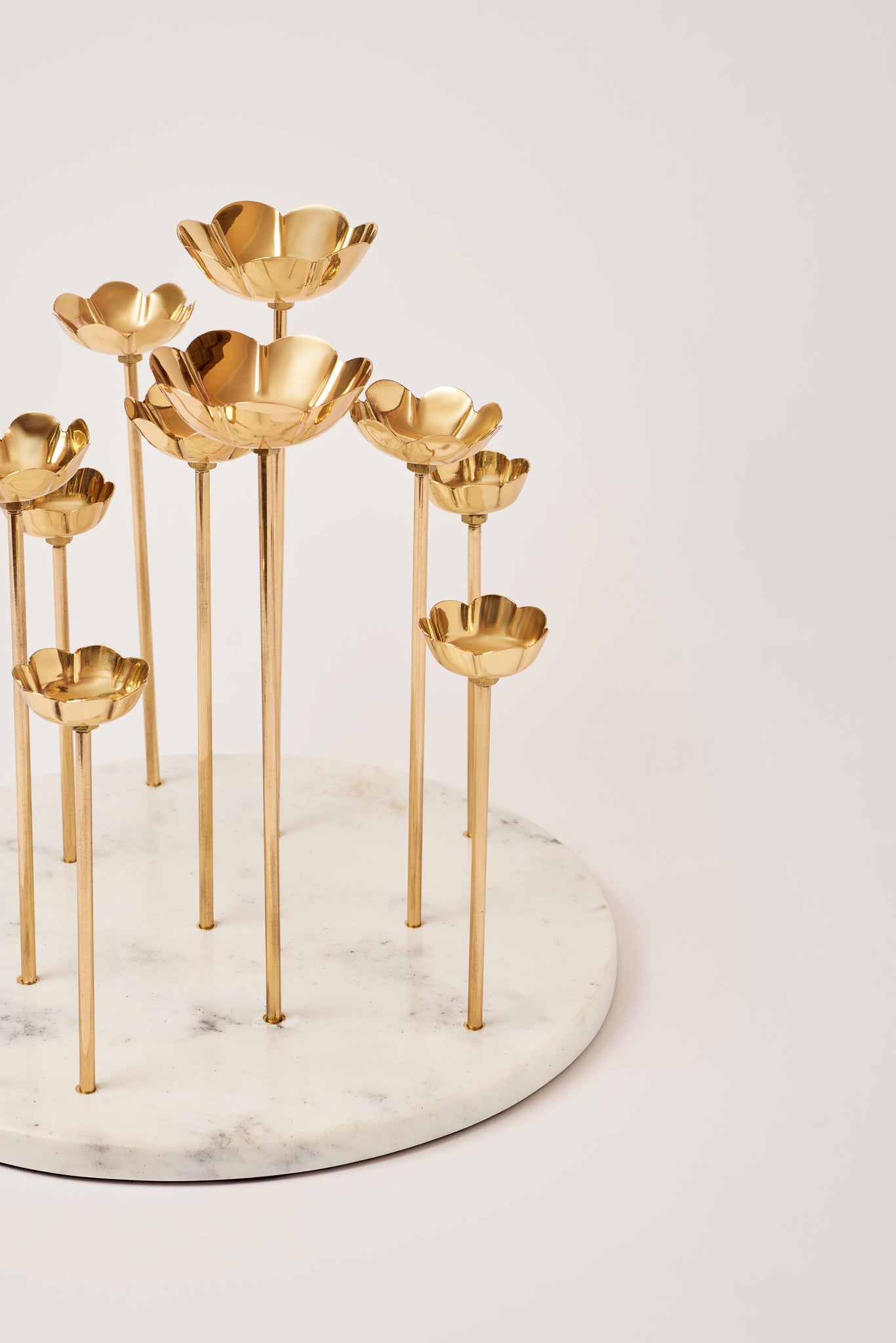 Lotus Centerpiece, 11 flowers - Fleck
