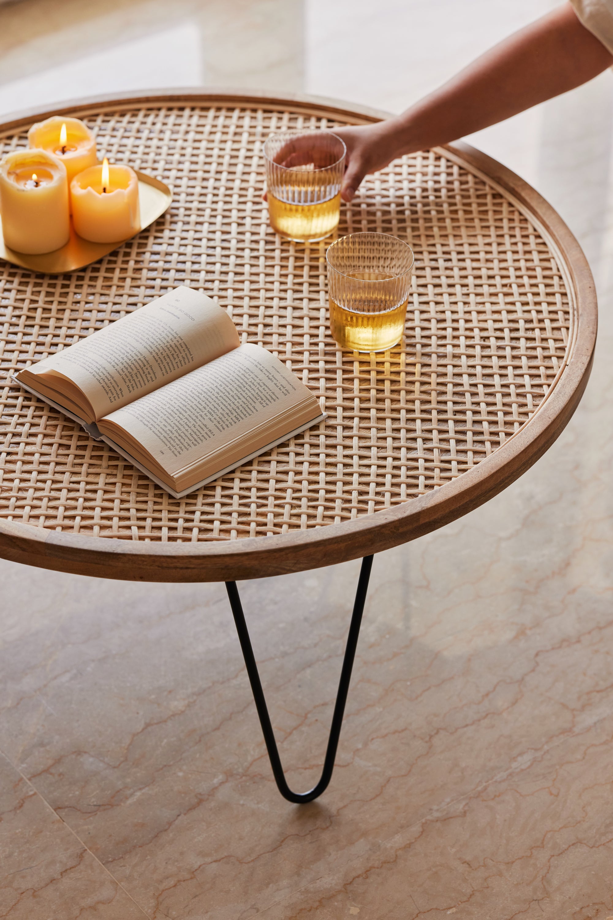 Round tables for living room