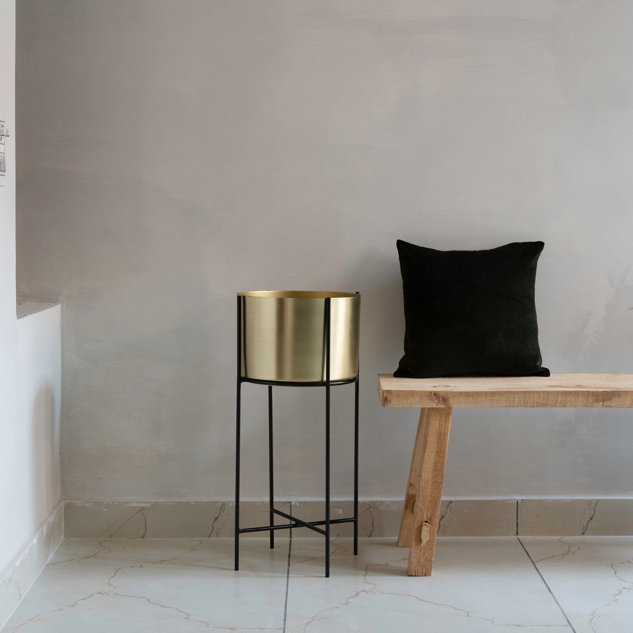 Marigold Planter, Stout, Matte gold - Fleck