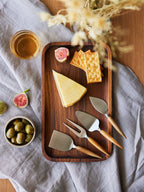 Cheese Knives Set of 4 with cheese and crackers