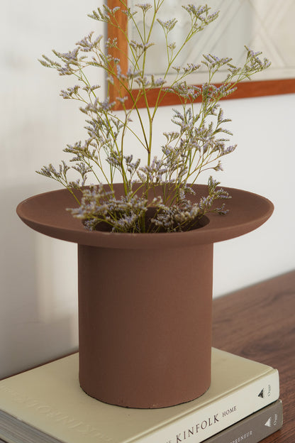 Cinnabari Vase, Stout, Brown