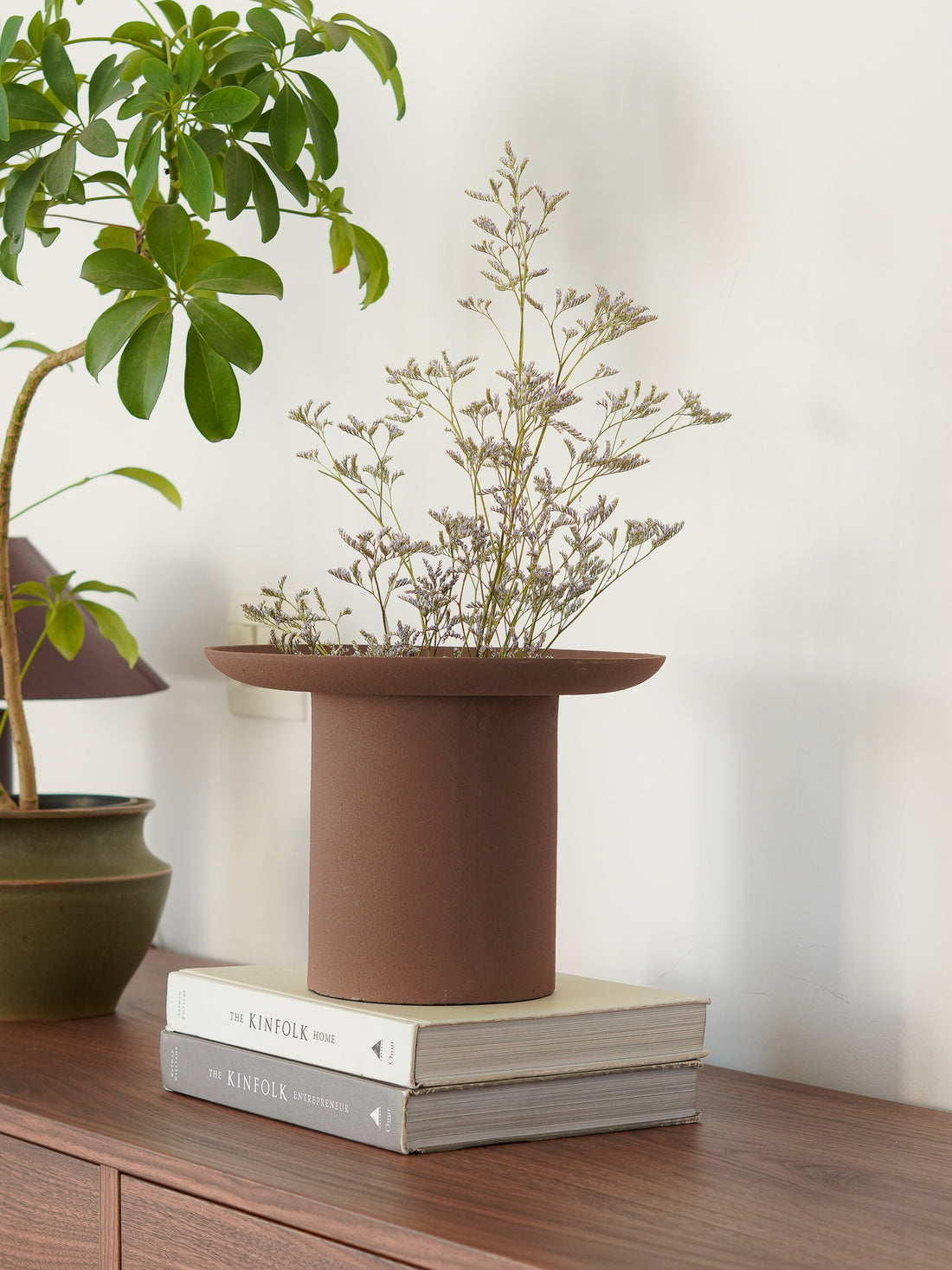 Cinnabari Vase, Stout, Brown