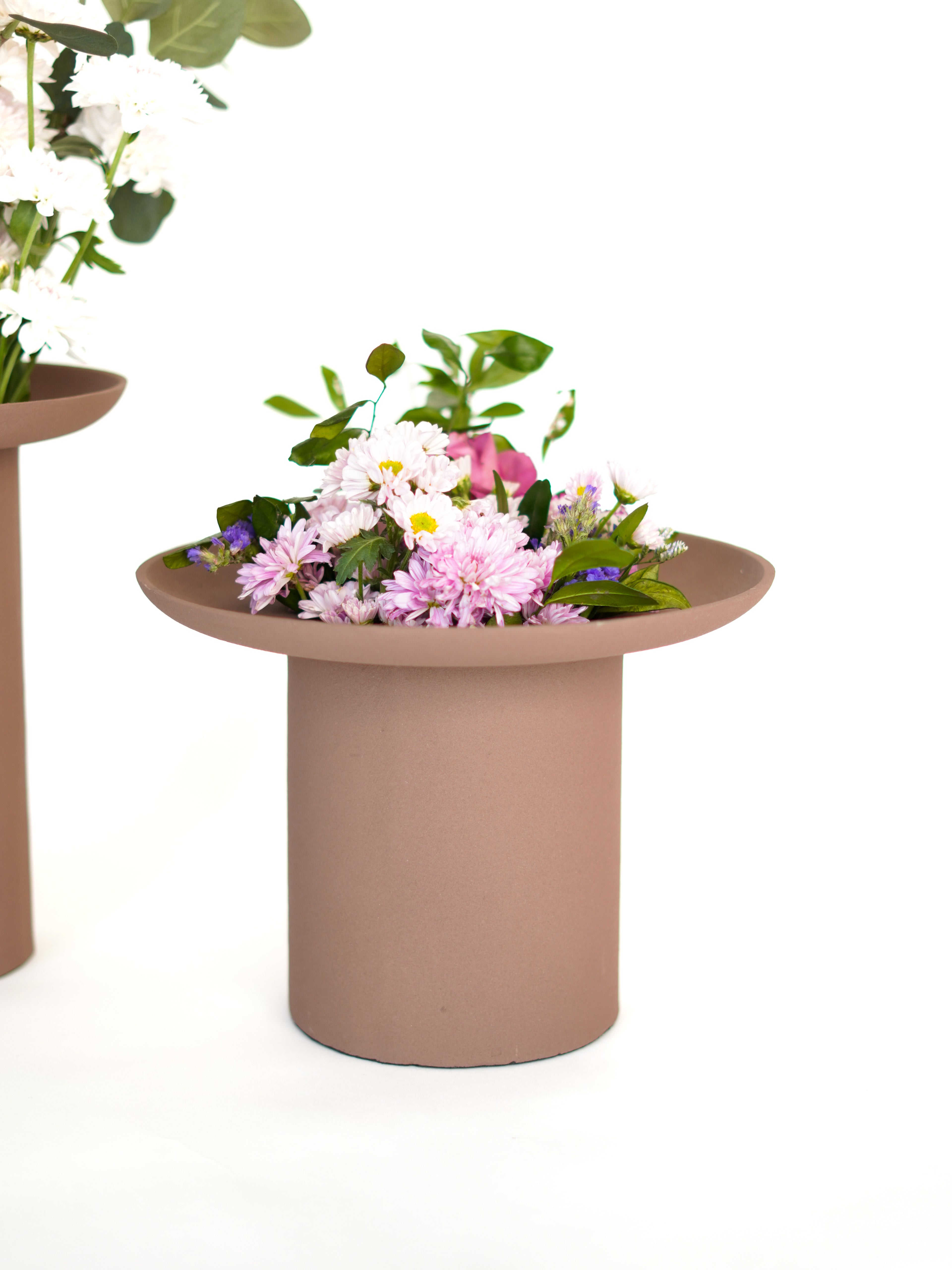 Cinnabari Vase, Stout, Brown