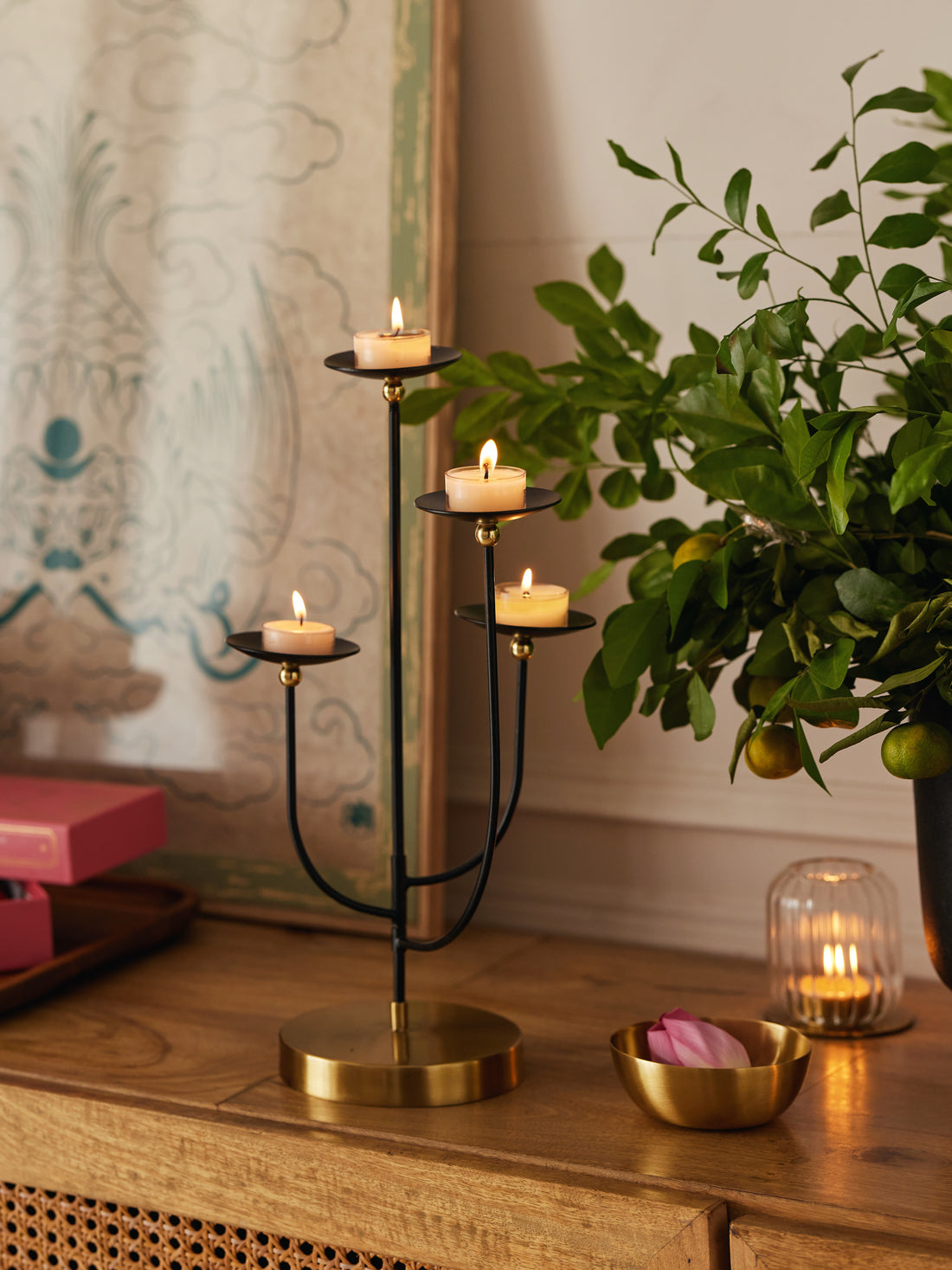 Daisy Candleabra 4 flowers tealight holder.