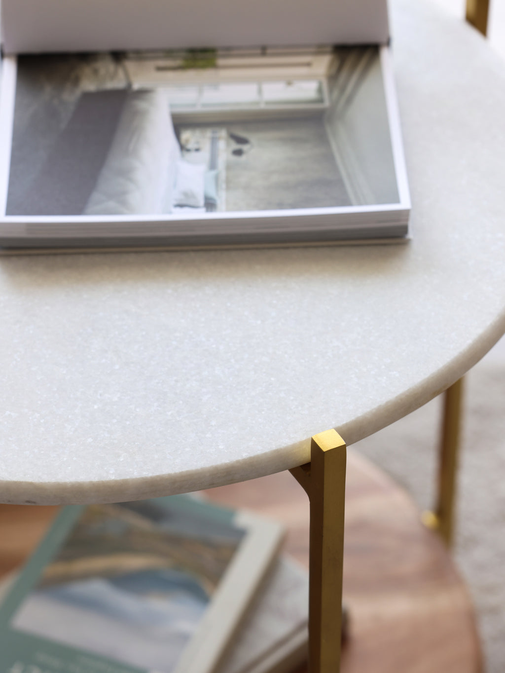 Florence Side Table for living room, Marble & Wood Base - Fleck