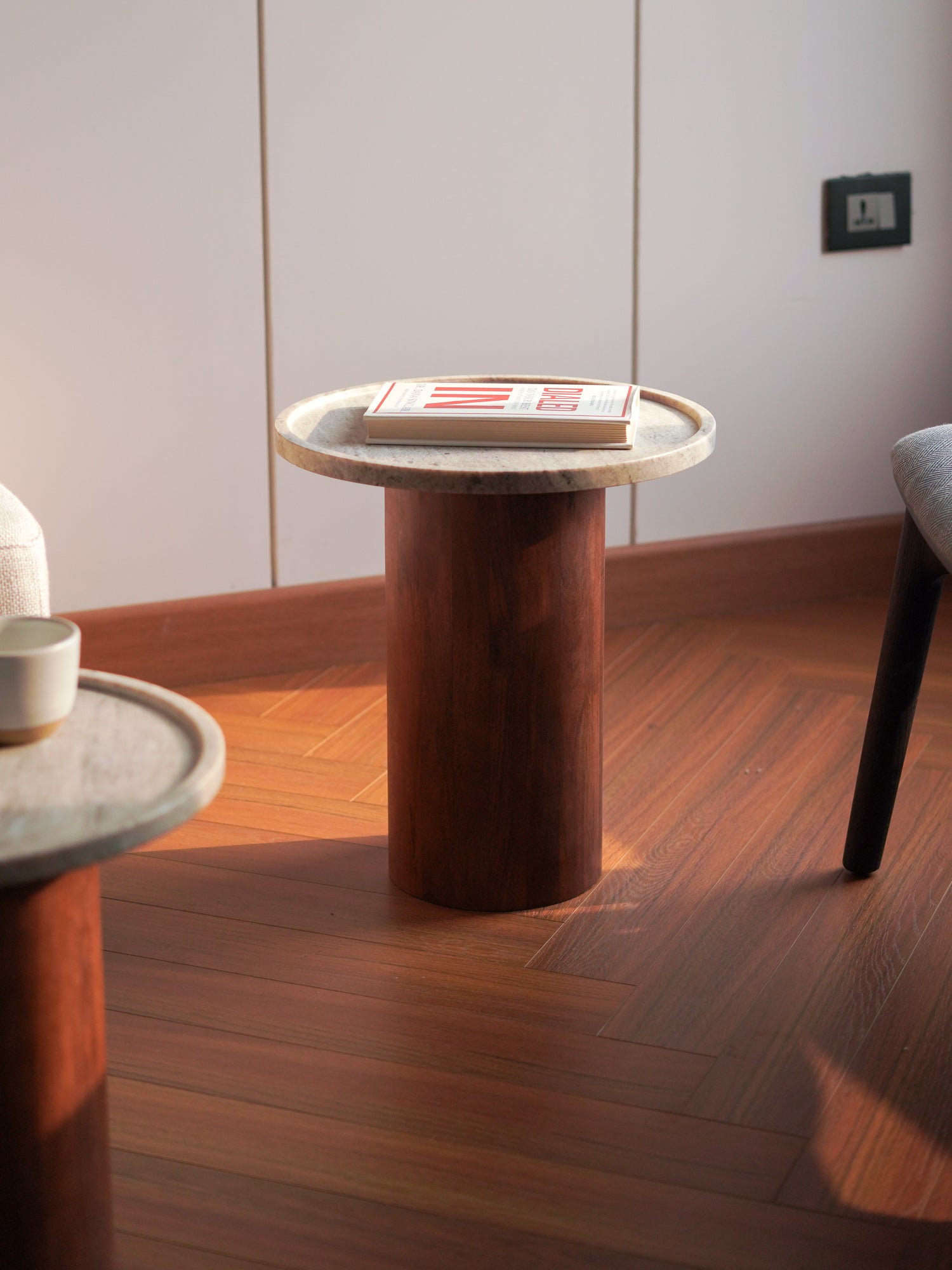 Log Marble Tray Table