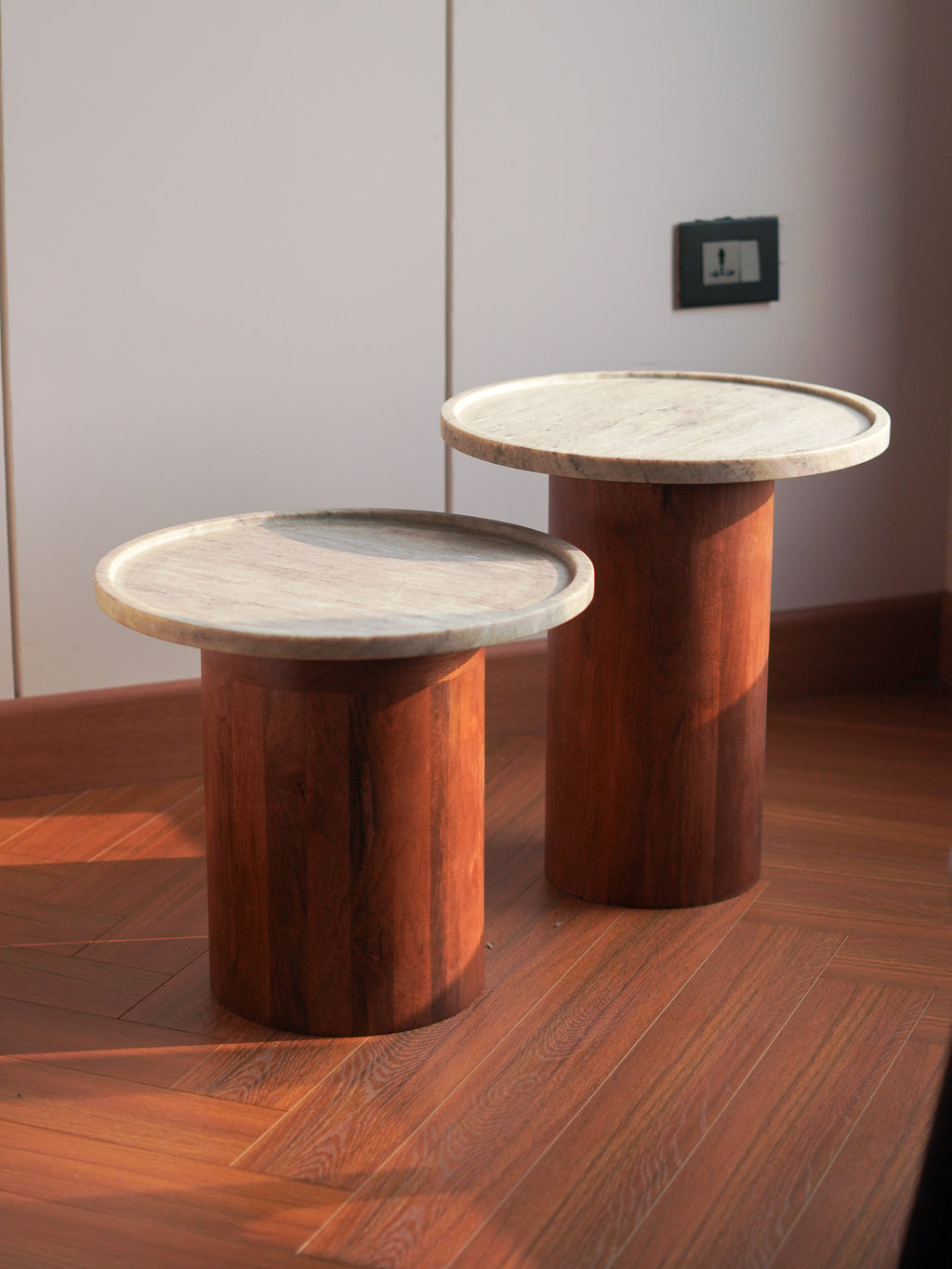 Log Marble Tray Table