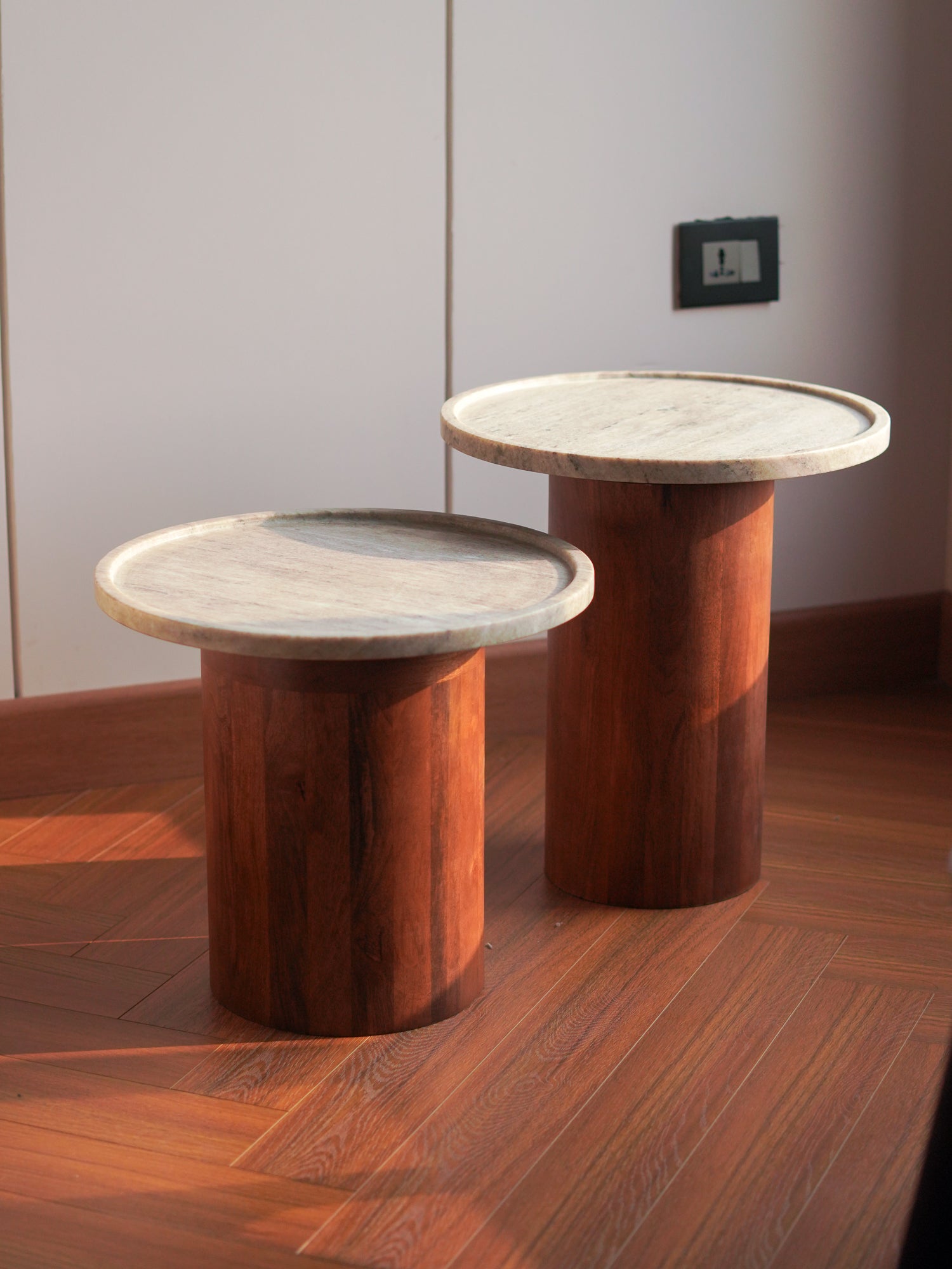 Log Marble Tray Table