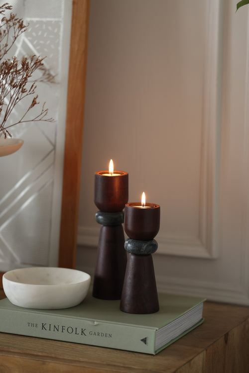 Tealight candle holder
