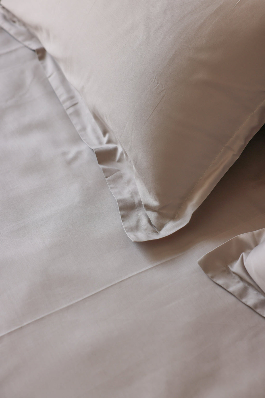 Pewter Luxe Sateen Pillow And Sheet