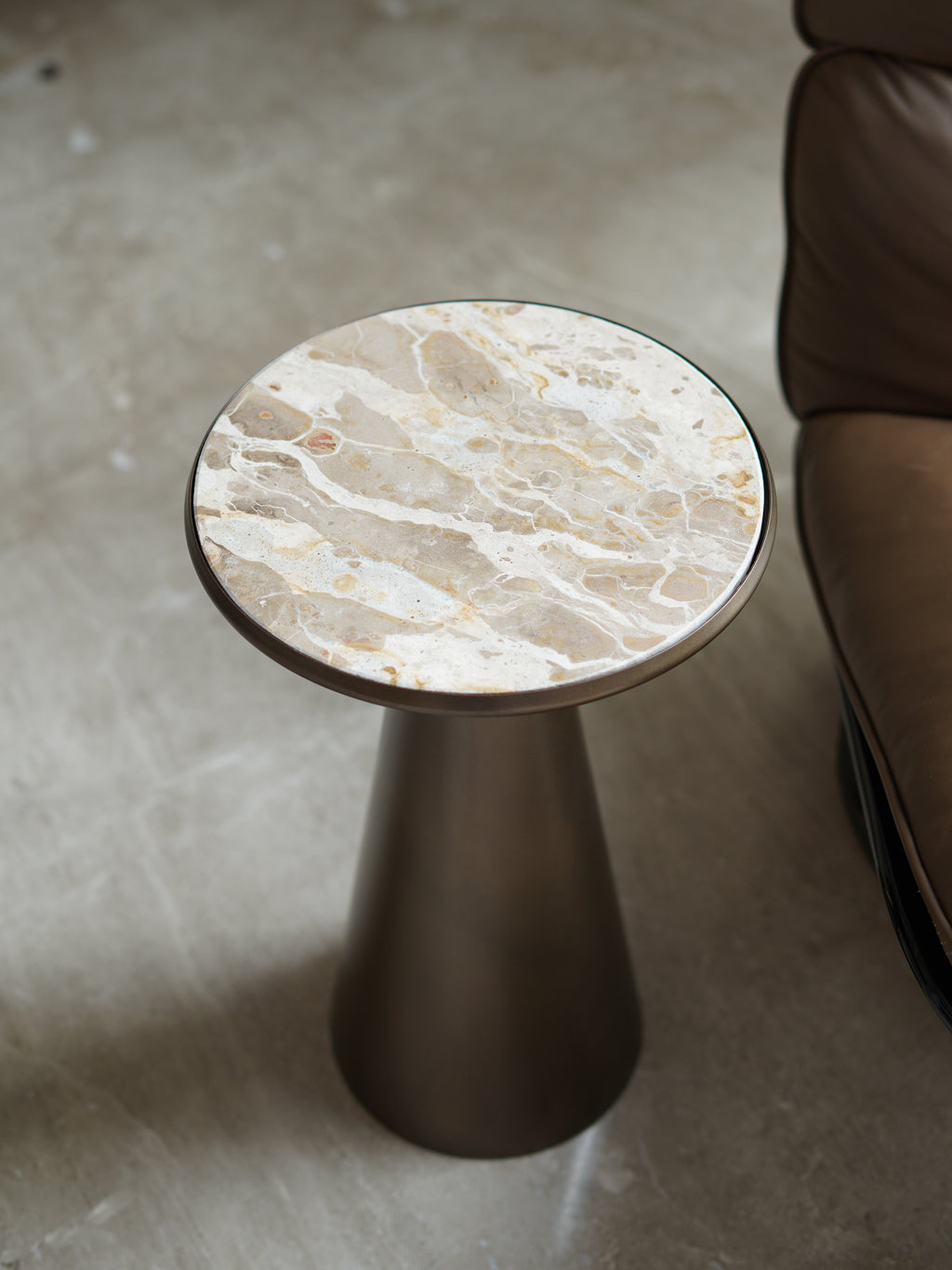 Riti Pedastal Drinks Table