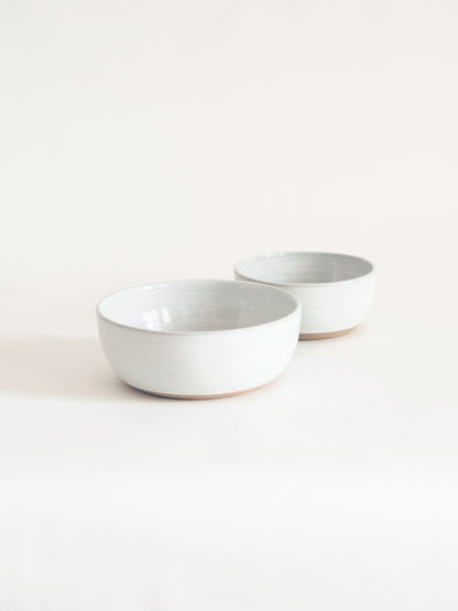 Snowdrop Serving bowls with Large in front