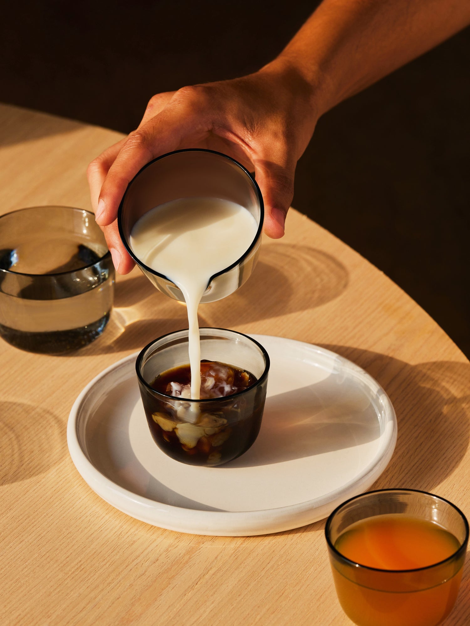 Glass milk pourer for coffee