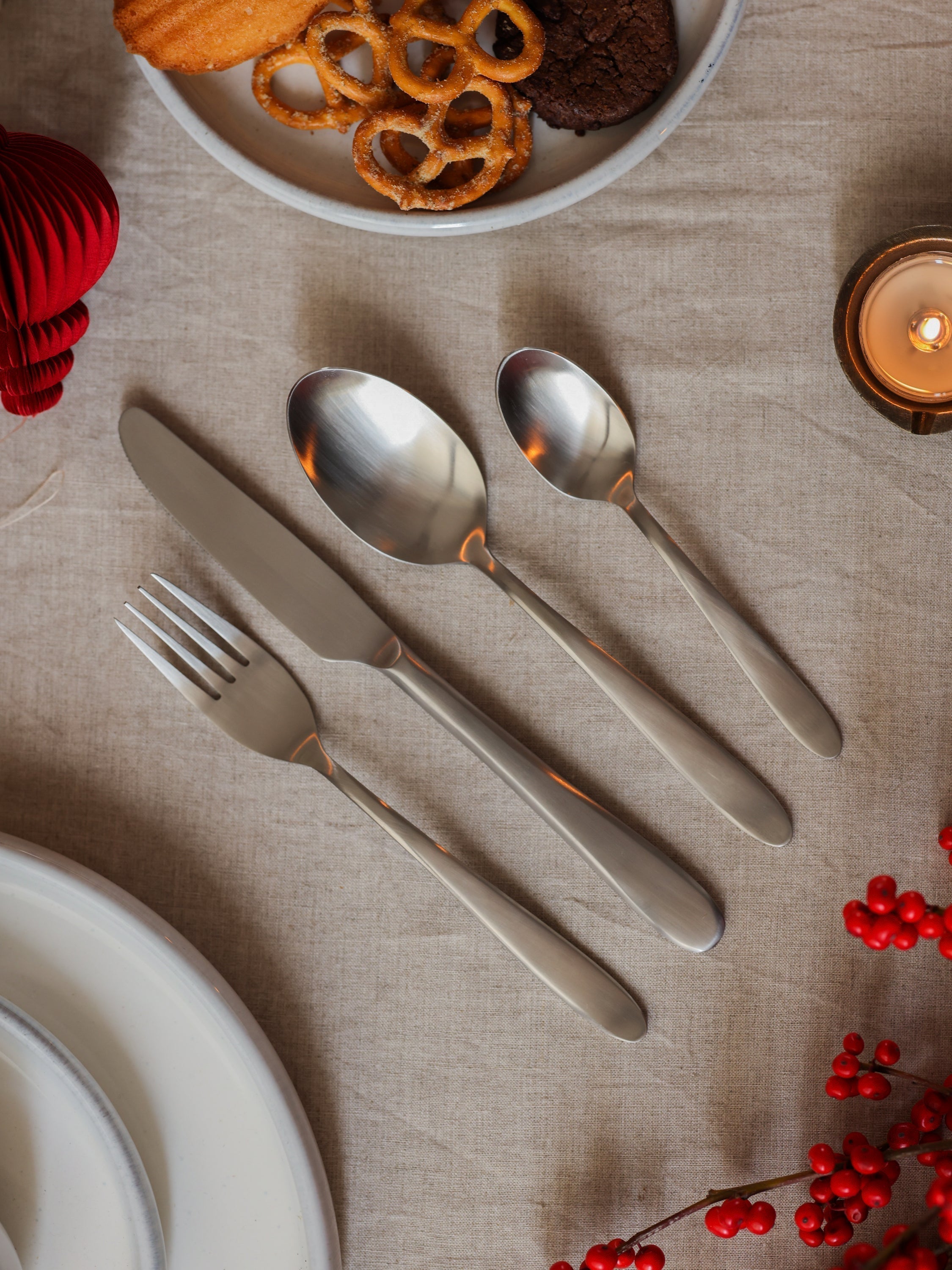 Willow stainless steel Flatware set by Fleck