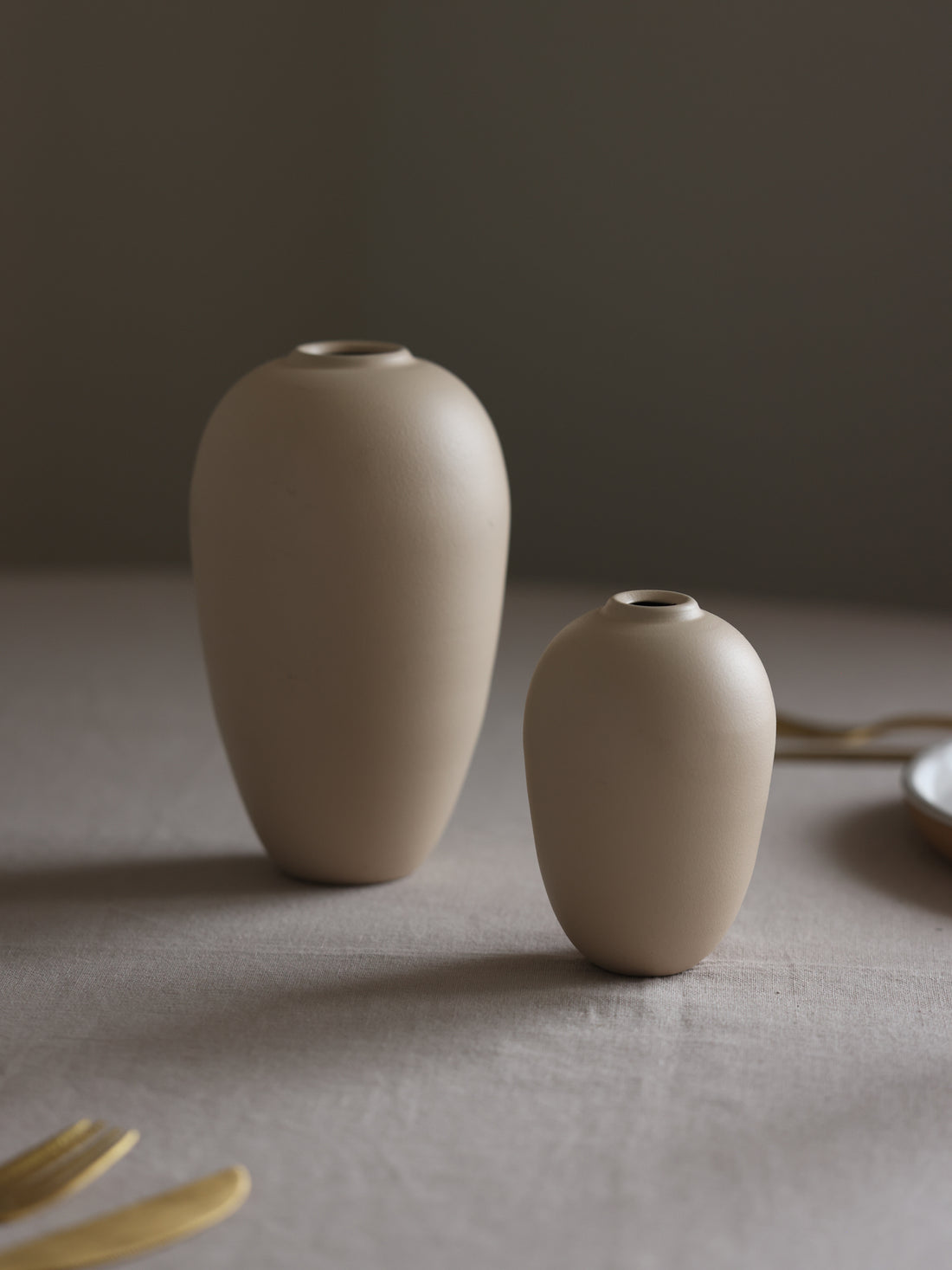 Bud vases, Ivory