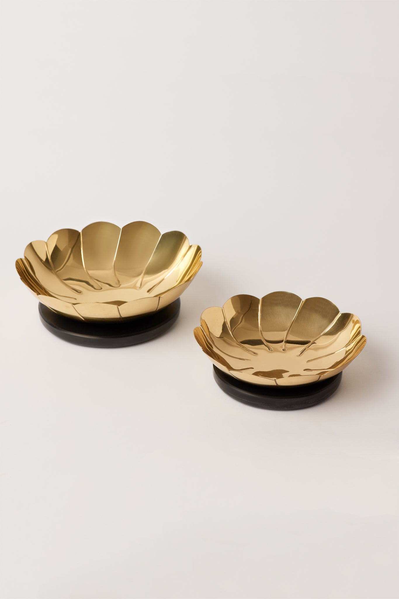 Lotus Decorative Brass Bowls, Black Marble - Fleck