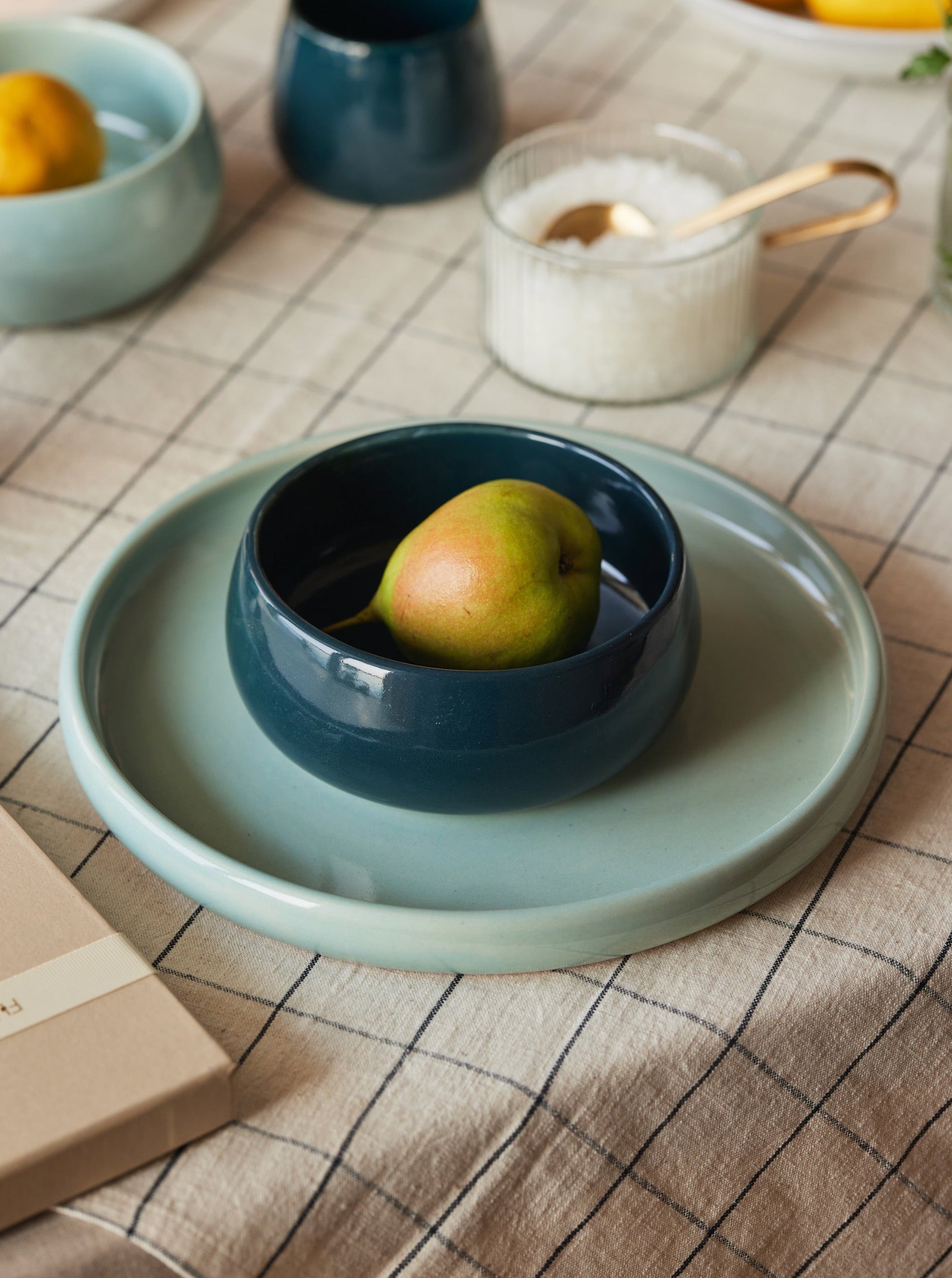 Ceramic dish outlet set