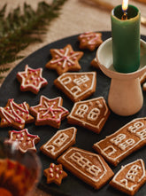 Green Marble Platter With Gingerbread Cookies - Fleck
