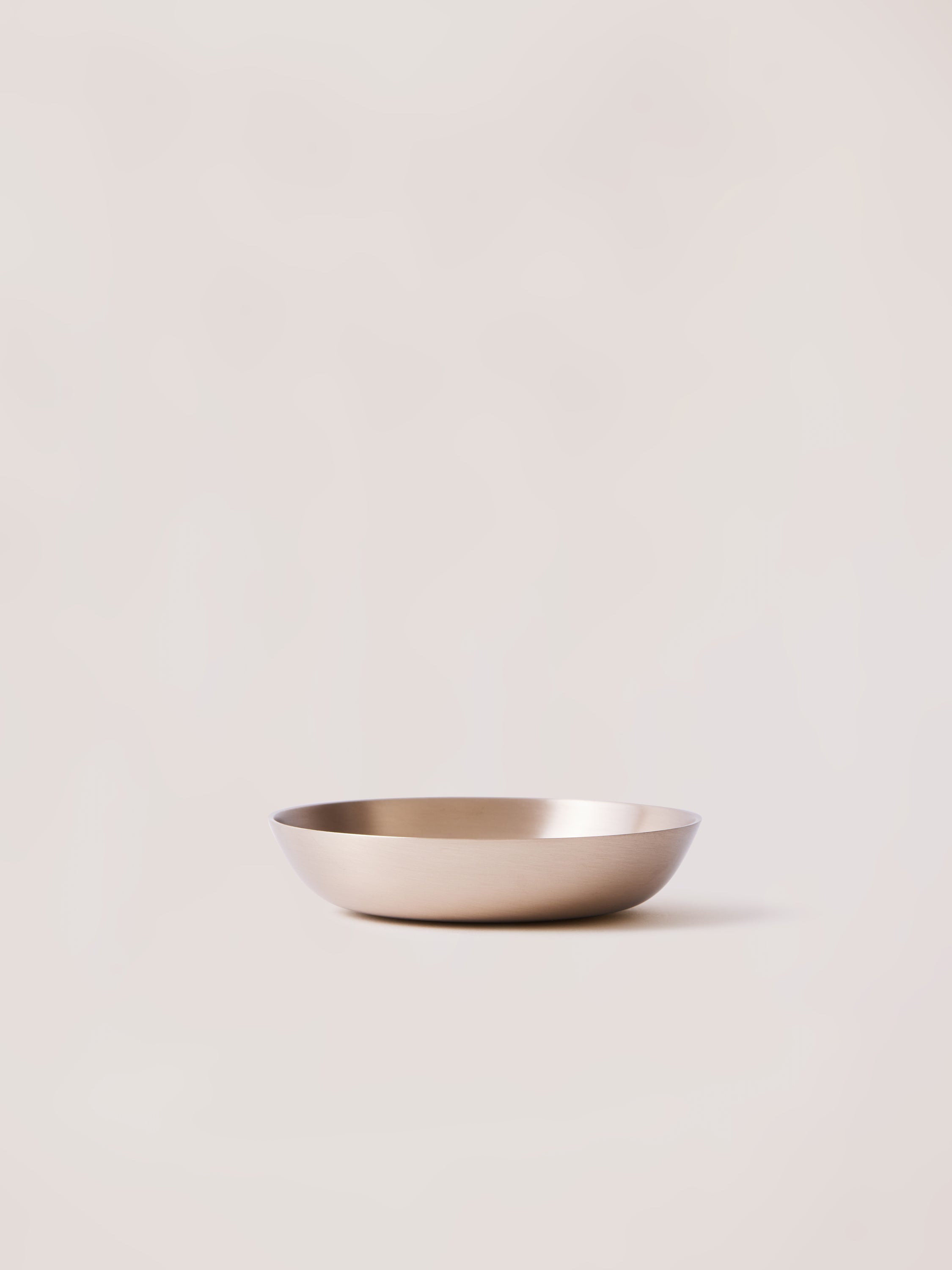 Luxe Kansa Shallow Bowl front view
