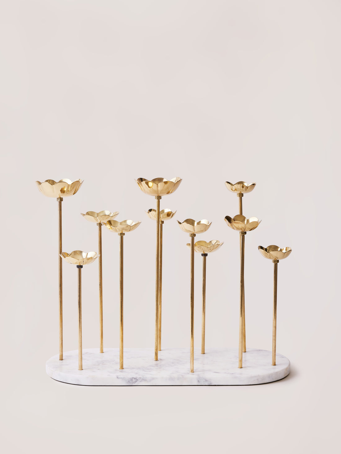 Oblong Lotus Centrepiece, 11 flowers - Fleck