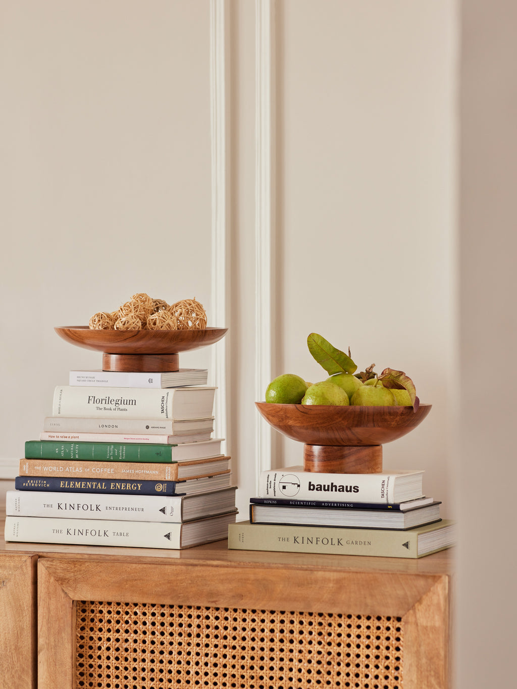 Raise Curve Bowl, Acacia Wood - Fleck