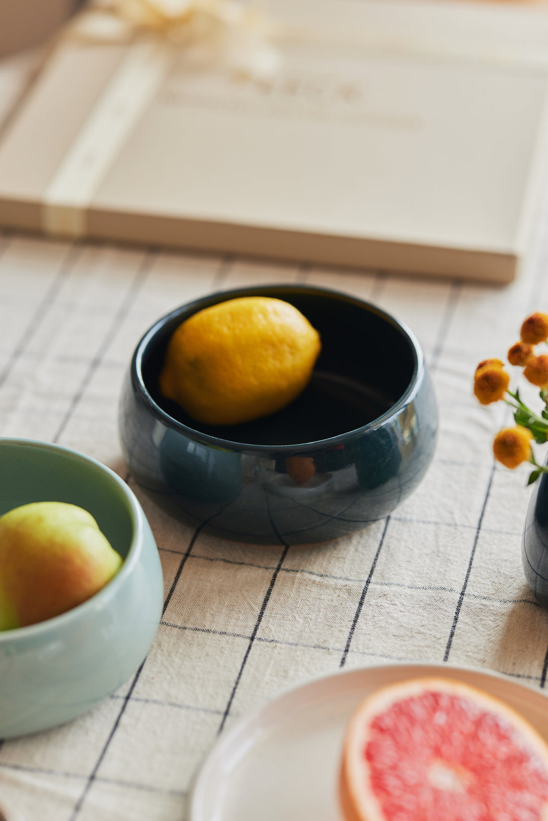 Bleu curry bowl with Thai lemon in it