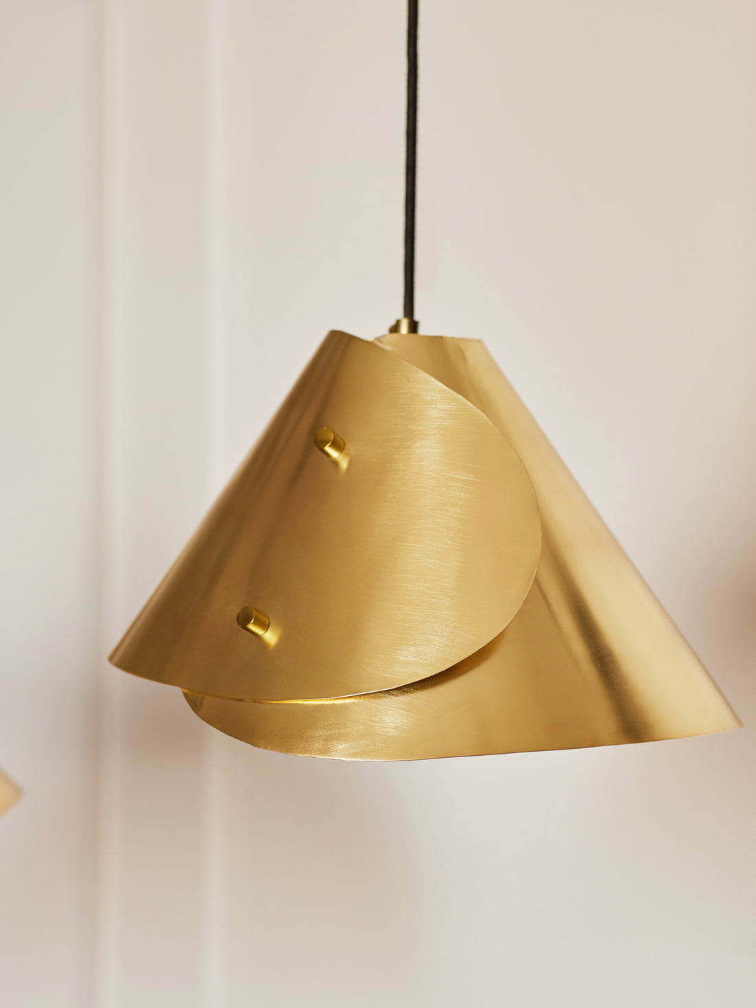 Add a metallic touch to your home with a gold lamp. Shop hanging lamps for living room by Fleck